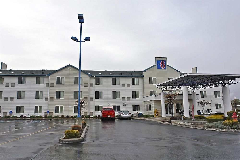 Motel 6-Redmond, Or エクステリア 写真